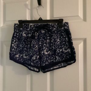 Gap blue and white shorts